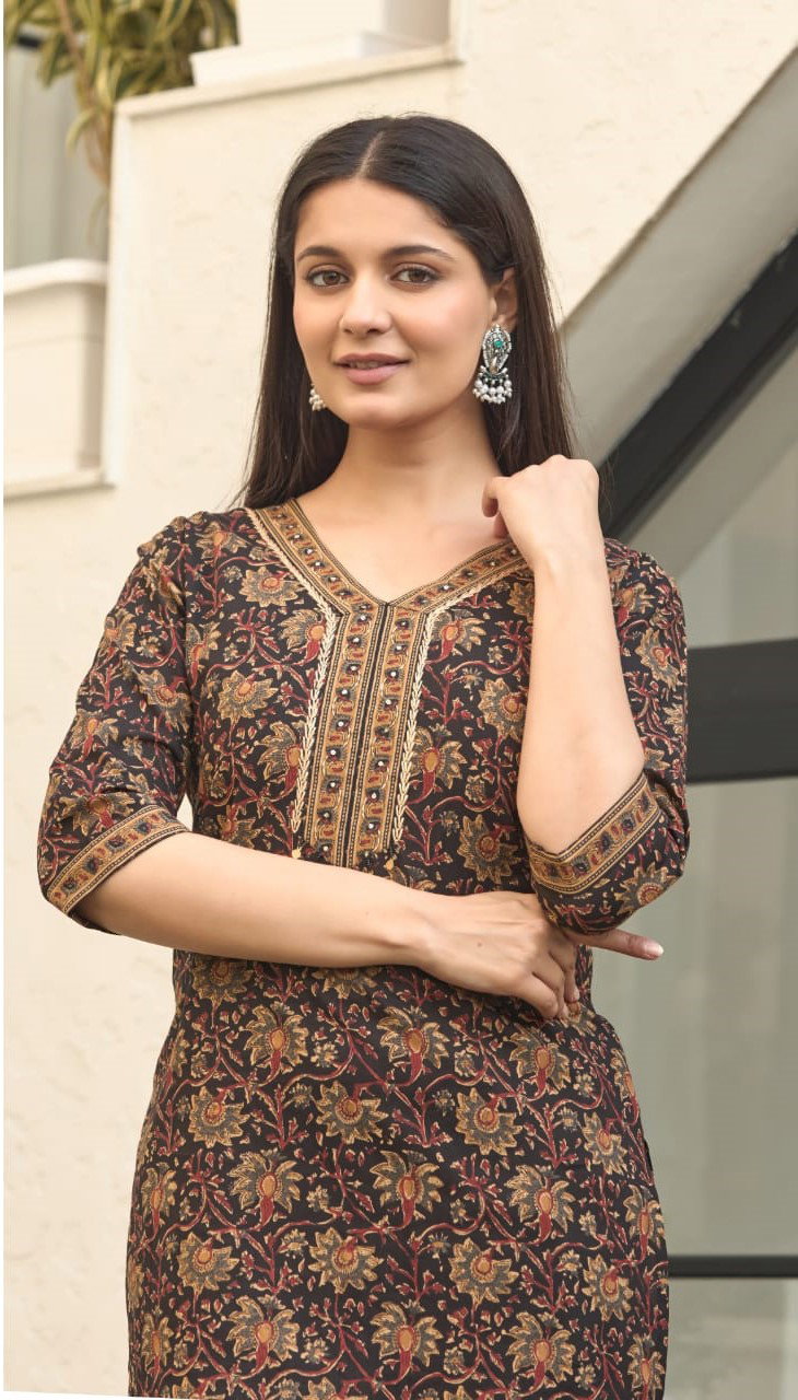 Naisha K 588 Cotton Kalamkari Print Handwork Short Top