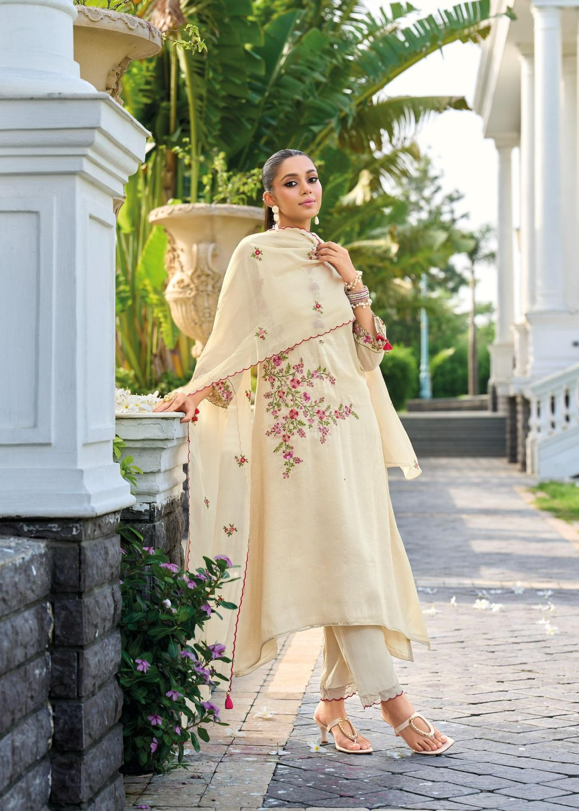 Prm Saheli Russain Silk Jacquard With Embroidery Kurti Pant And Dupatta