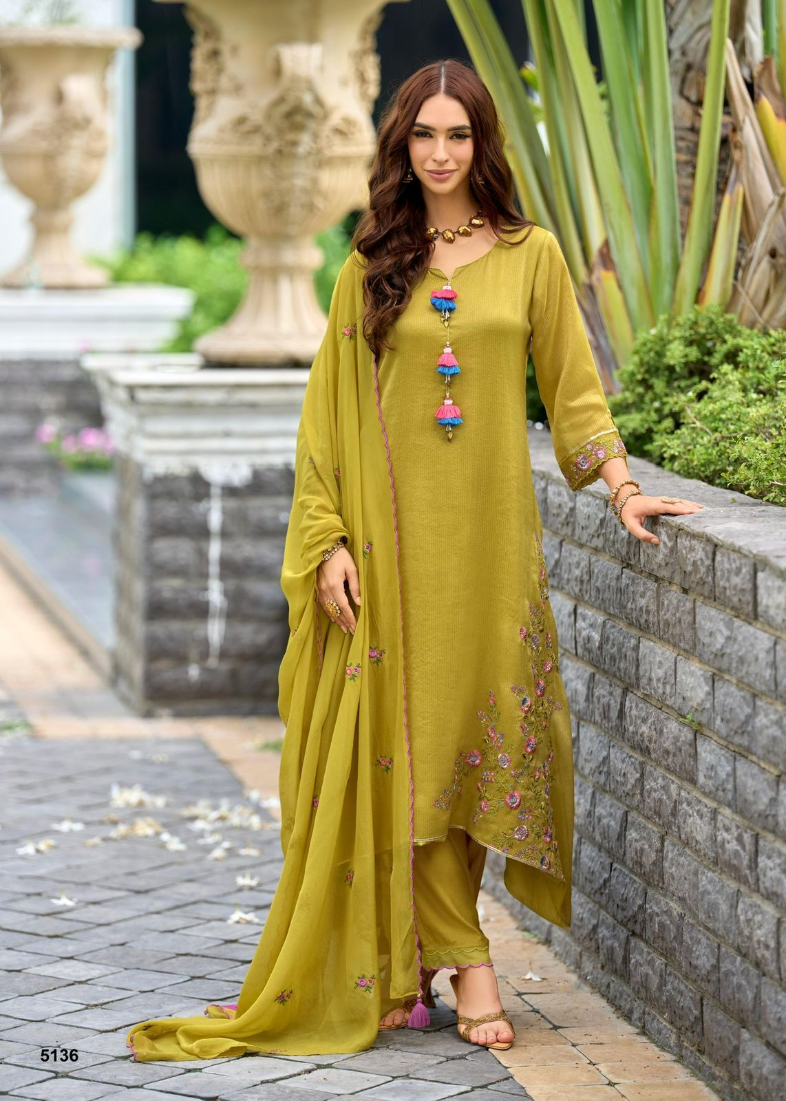 Prm Saheli Russain Silk Jacquard With Embroidery Kurti Pant And Dupatta