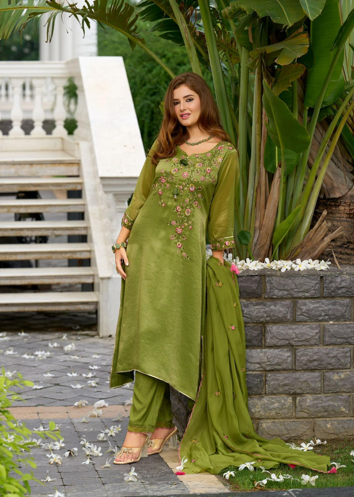 Prm Saheli Russain Silk Jacquard With Embroidery Kurti Pant And Dupatta