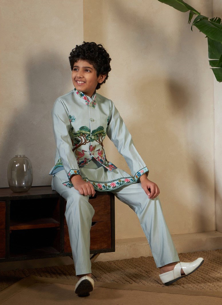 Clleora Royal Vantara Viscose Silk Embroidered Work Kurta Pant And Koti