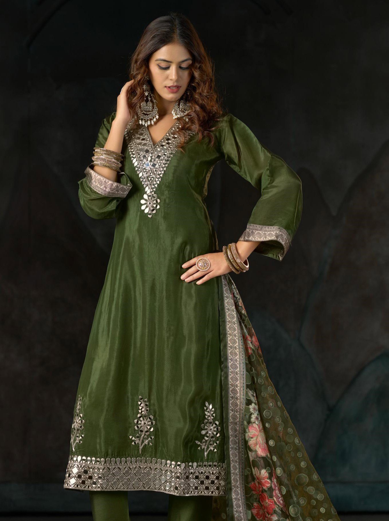 Ibiza Sisa Glass Organza With Hand Mirror Work Salwar Kameez