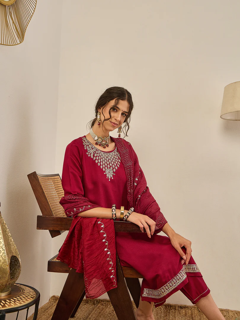 VP 9559 Viscose Rayon Kurta Pant Set with Chanderi Silk Dupatta