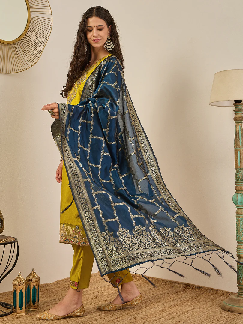 VP 9604 Women Viscose Rayon Kurta with Pant and Banarasi Silk Dupatta