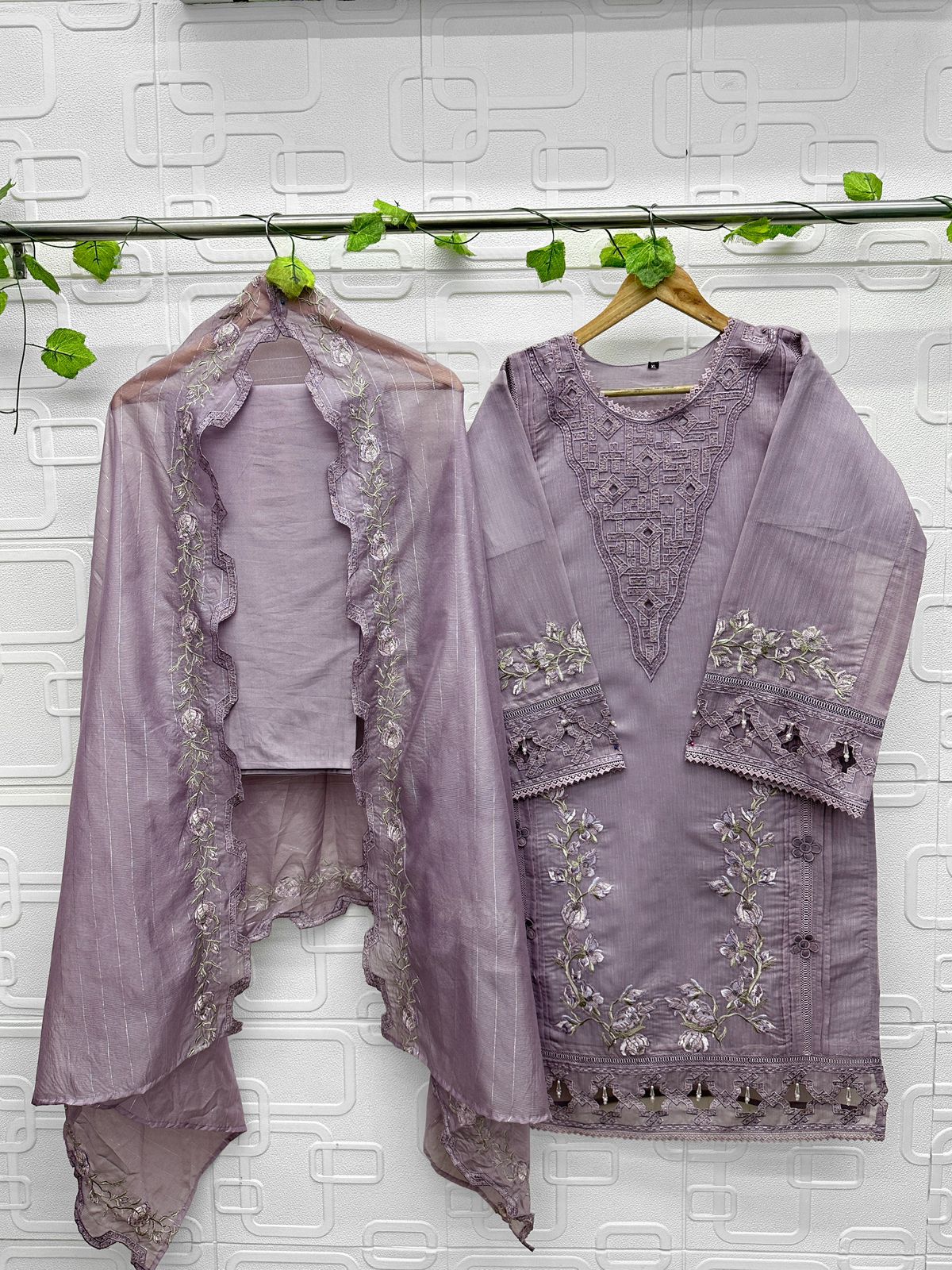 Luxury pret 21 Cotton Lining Organza Tunic & Cigarette Pants With Duptta pakistani Collection 