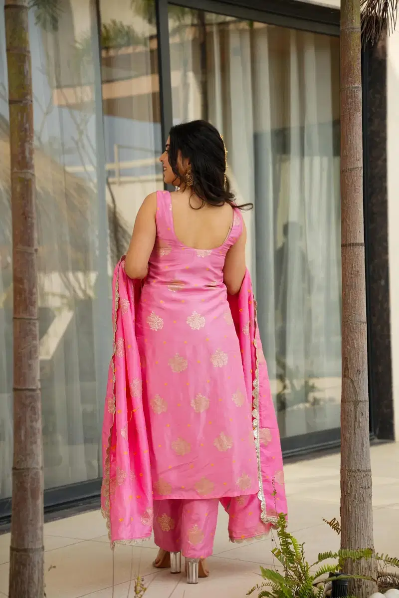 Dnisha 01 Chanderi With Embroidery Kurti Pant And Dupatta Collection 