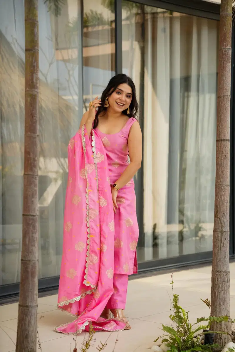 Dnisha 01 Chanderi With Embroidery Kurti Pant And Dupatta Collection 