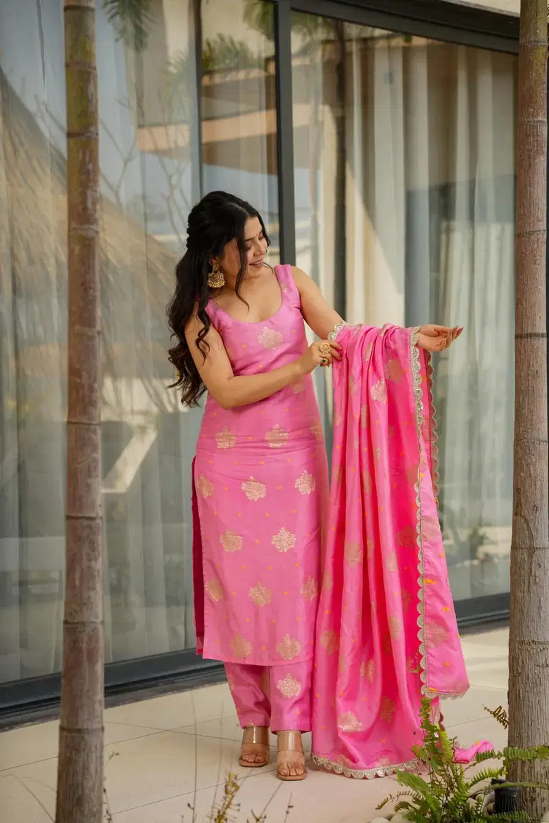 Dnisha 01 Chanderi With Embroidery Kurti Pant And Dupatta Collection 