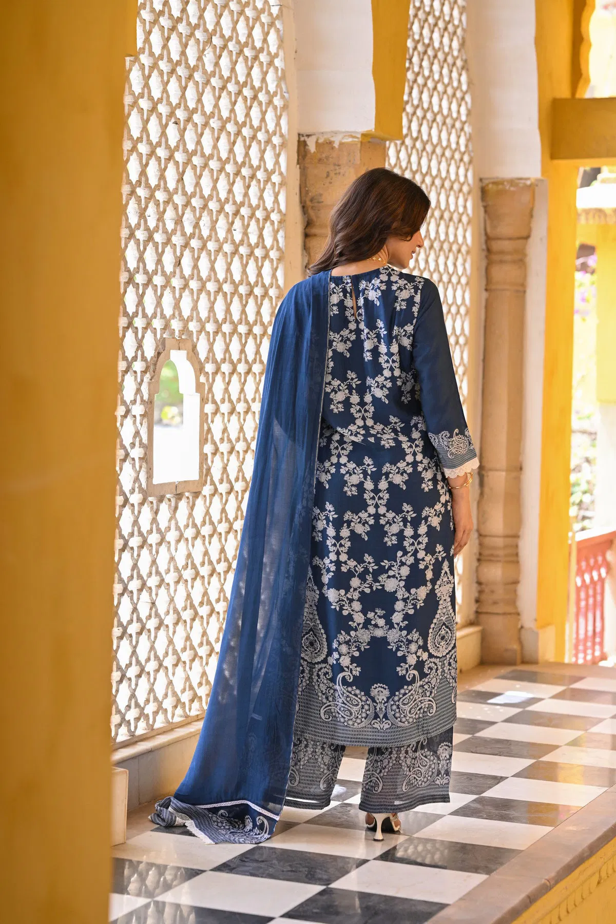 Inaya 01 Muslin With Printed Casual Wear Top Bottom And Dupatta Collection 