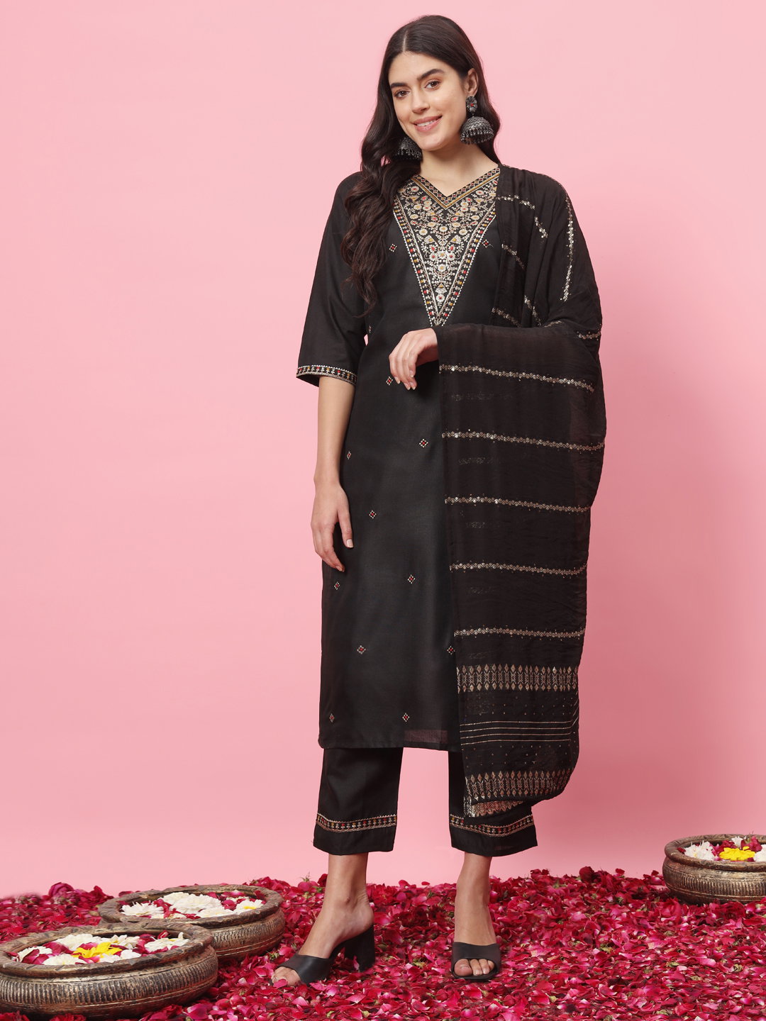 Vp 9517 Black Cotton Blend Kurti Pent With Nazmeen Dupatta