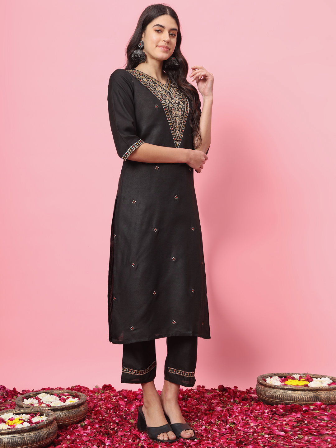 Vp 9517 Black Cotton Blend Kurti Pent With Nazmeen Dupatta