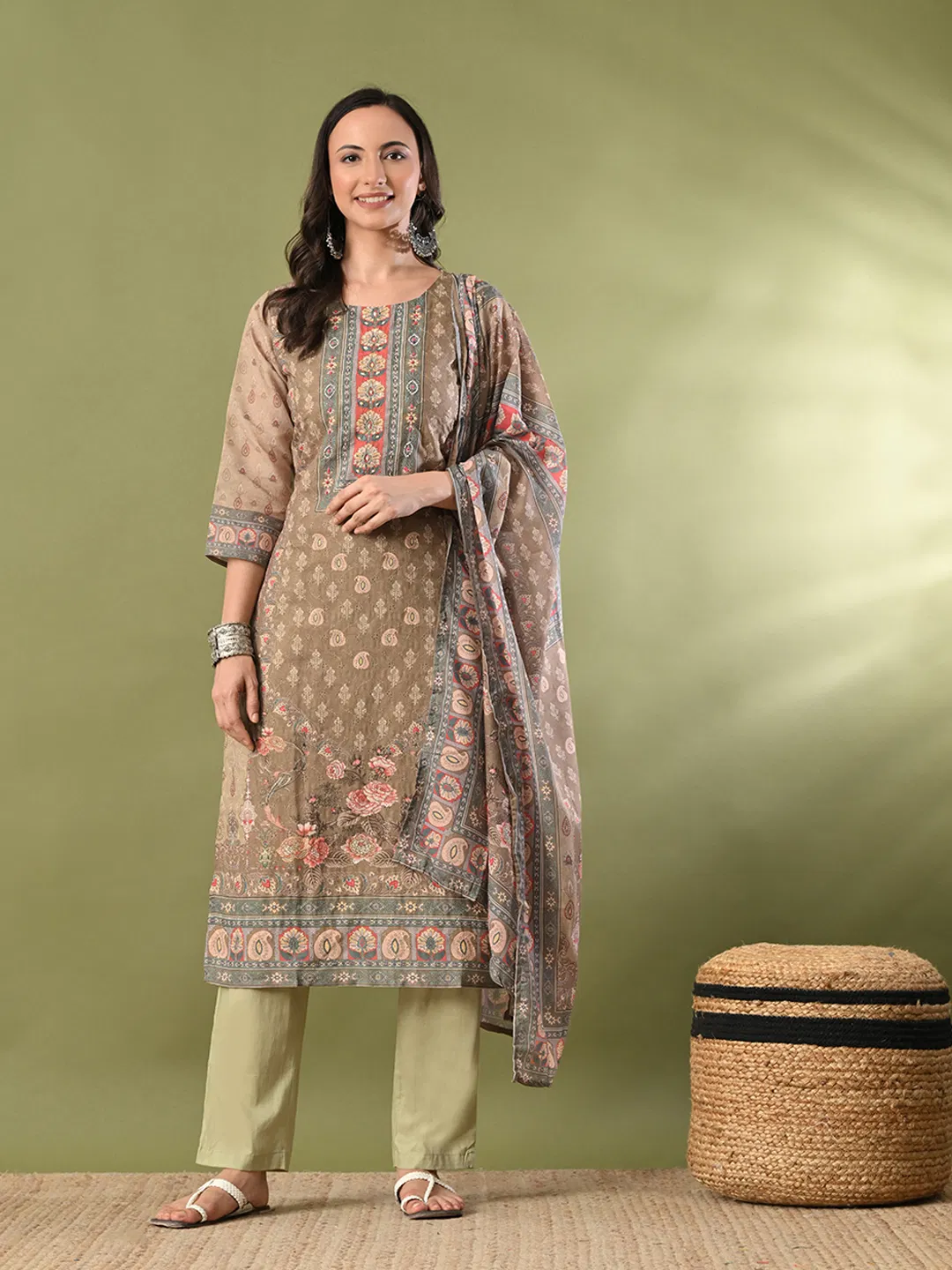Hr R 1365 Poly Schifli Floral Printed Kurti Set Collection