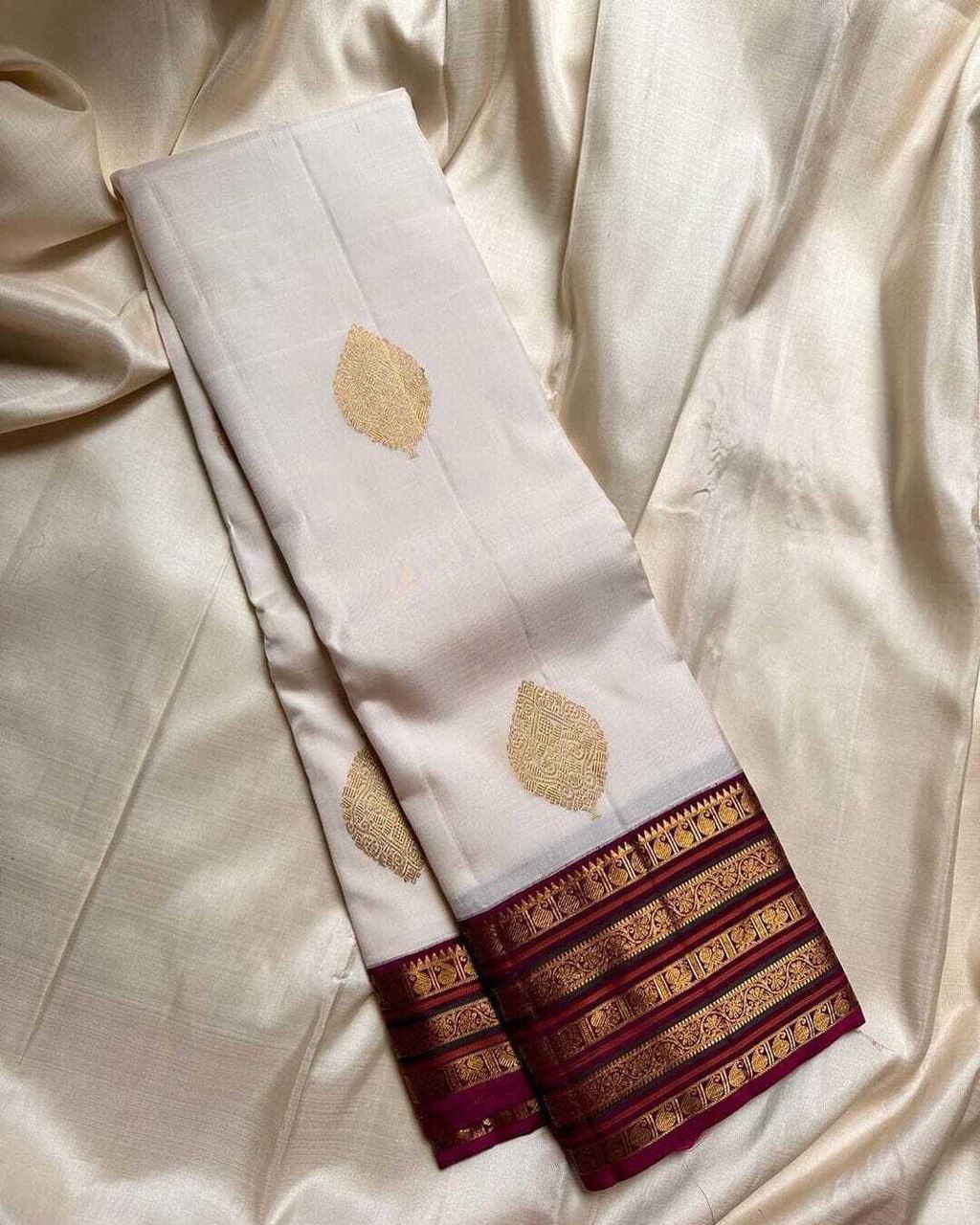 Aab Swet Soft Art Silk Jacquard Border Saree