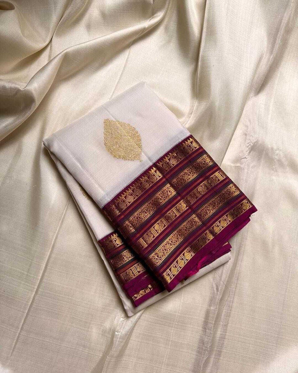 Aab Swet Soft Art Silk Jacquard Border Saree