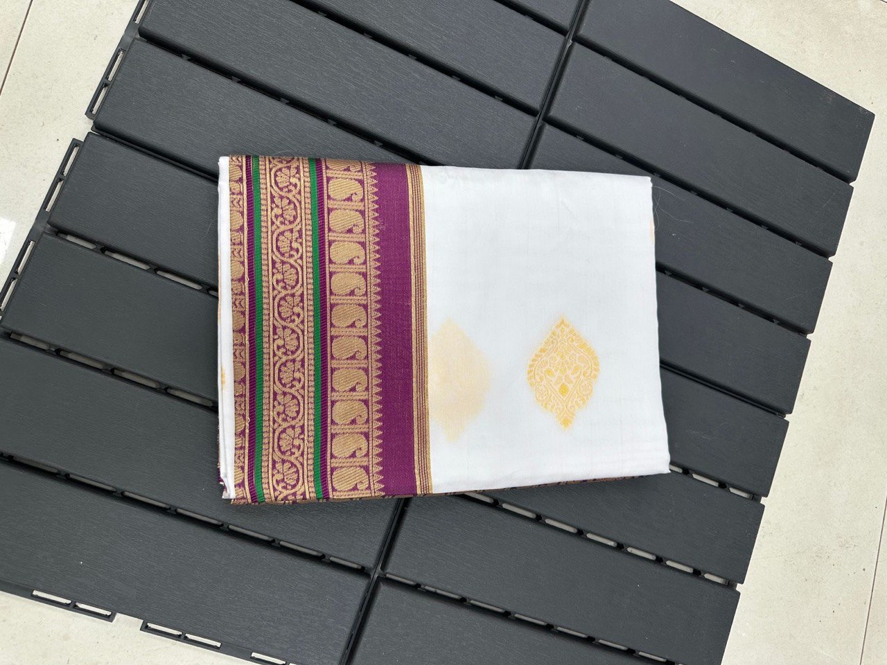 Aab Swet Soft Art Silk Jacquard Border Saree