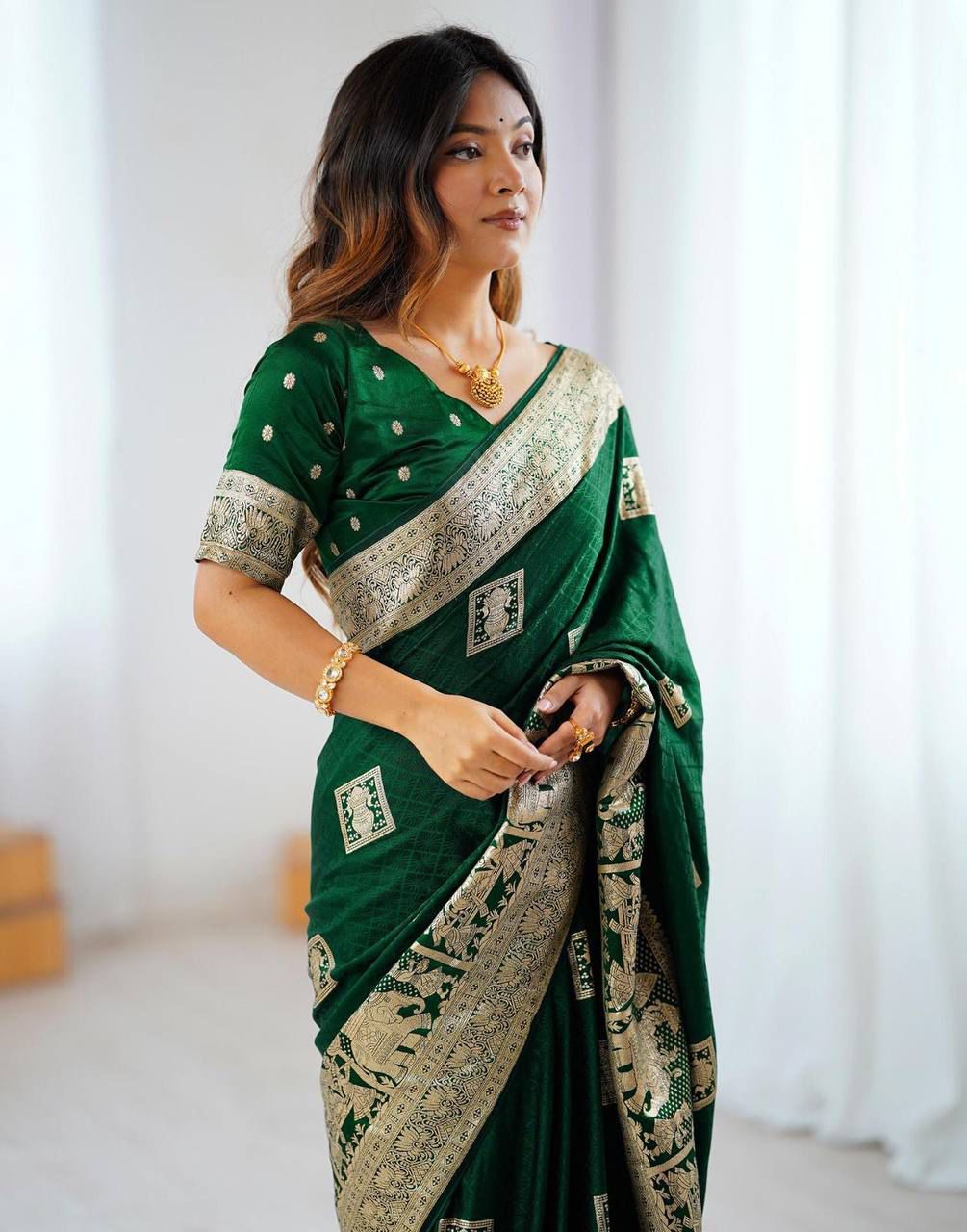 Aab Makhmal Green Soft Silk Jacquard Border Saree