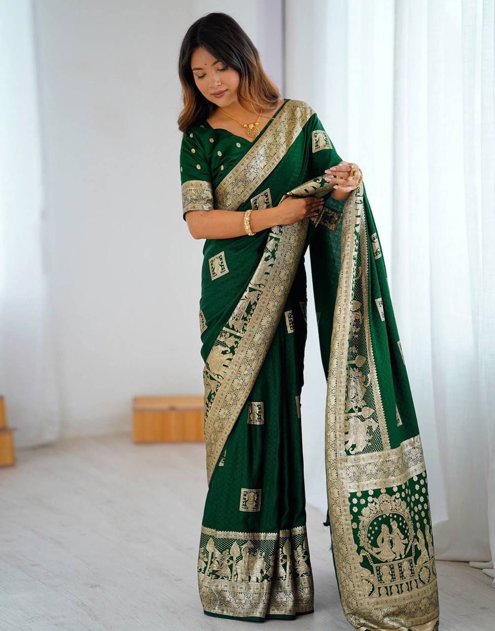 Aab Makhmal Green Soft Silk Jacquard Border Saree