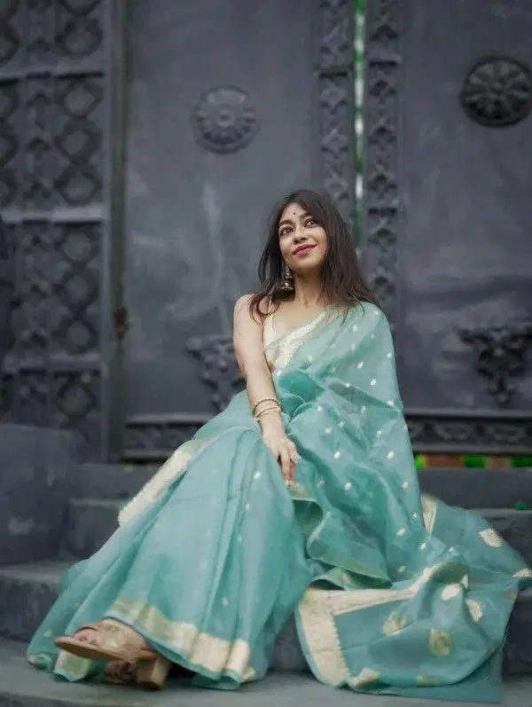 Soft Silk 6040 Linen Slab Weaving Worked Fancy Saree Collection