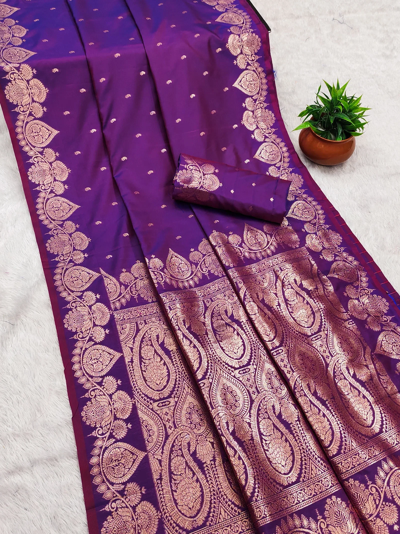 Mb 142 Soft Banarasi Silk Zari Weaving Traditional Wear Sarees
