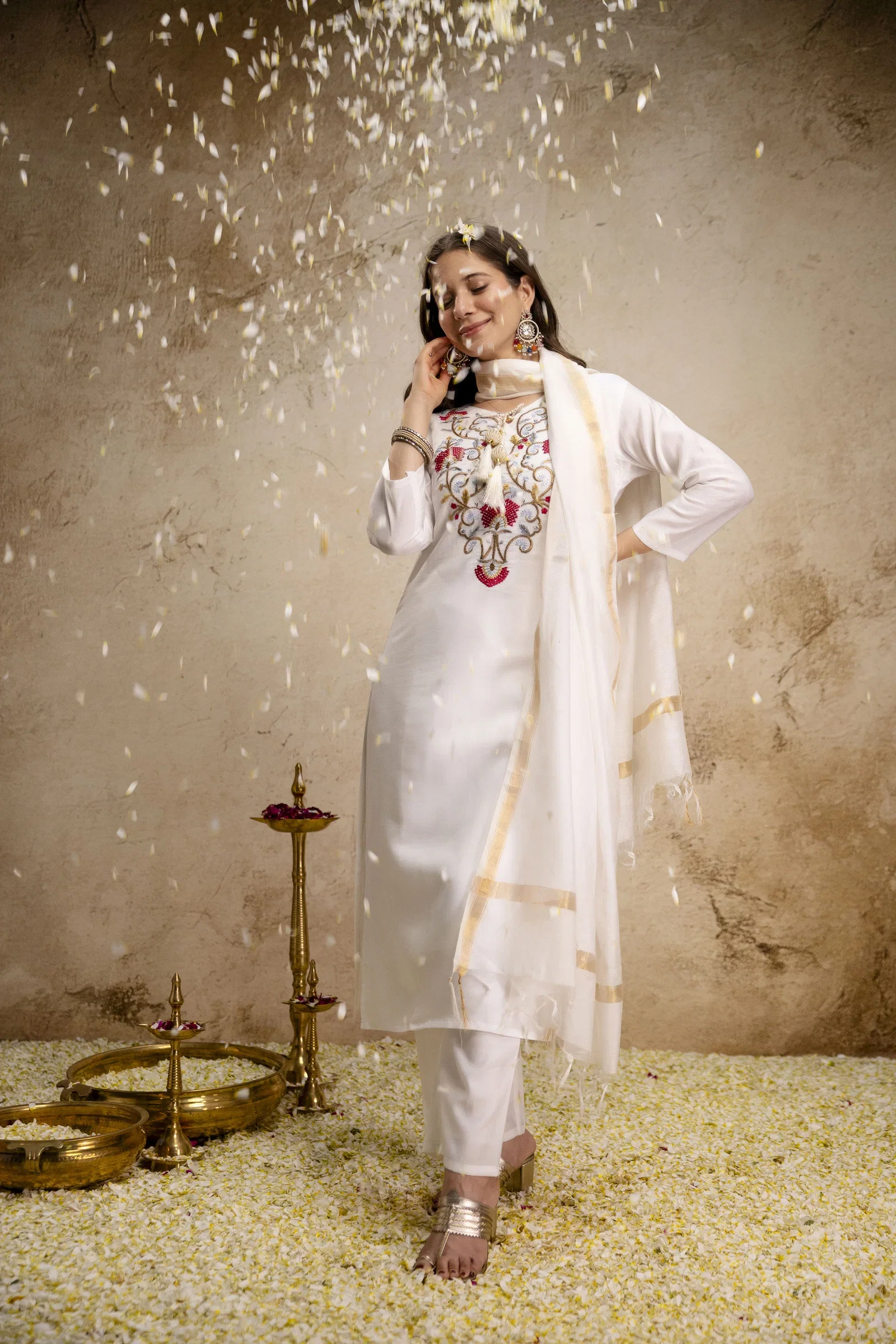 Aranora 01 White Color Roman Embroidery Kurti Pant With Dupatta