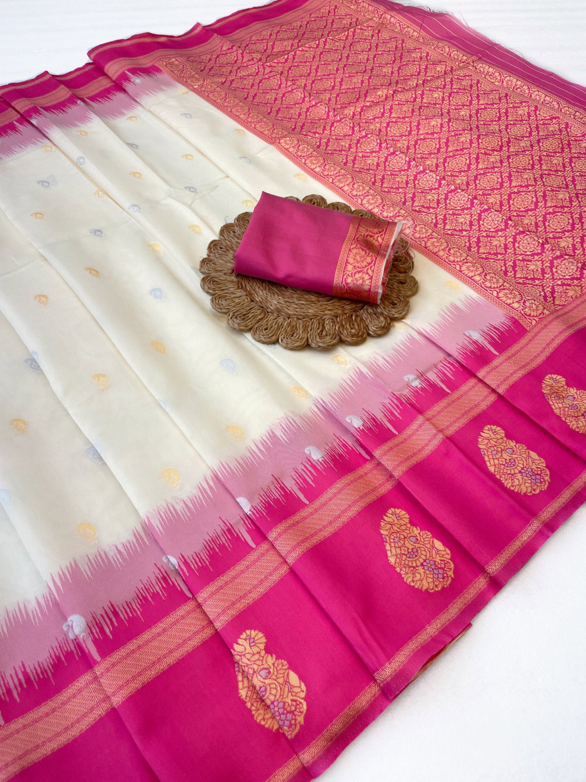 VLC Apsara Pink Beautiful Art Silk Jacquard Border Saree