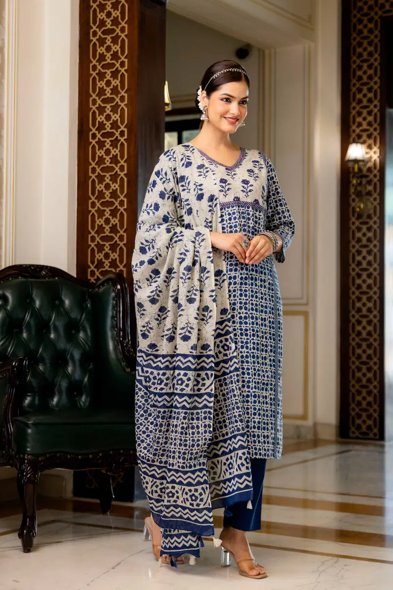 Naisha K 865 Discharge Cotton Kurti With Bottom Dupatta
