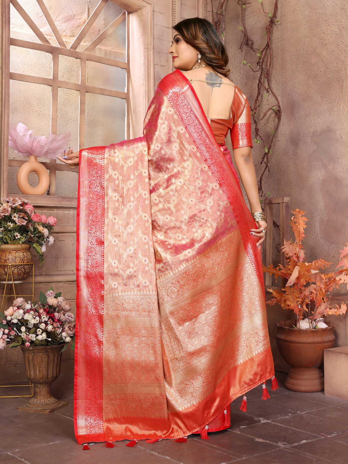 Lekha Vc Vanita Tissue Silk Zari Weaving Woven Border Saree