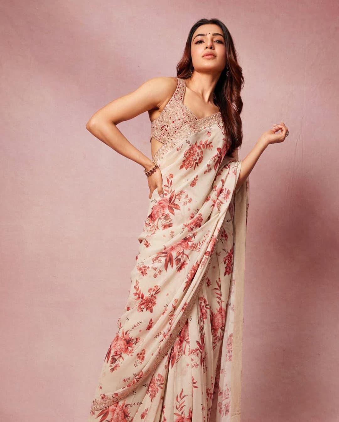 Lekha Sur Samantha Soft And Pure Georgette Fabric With Floral Prints With Readymade Blouse