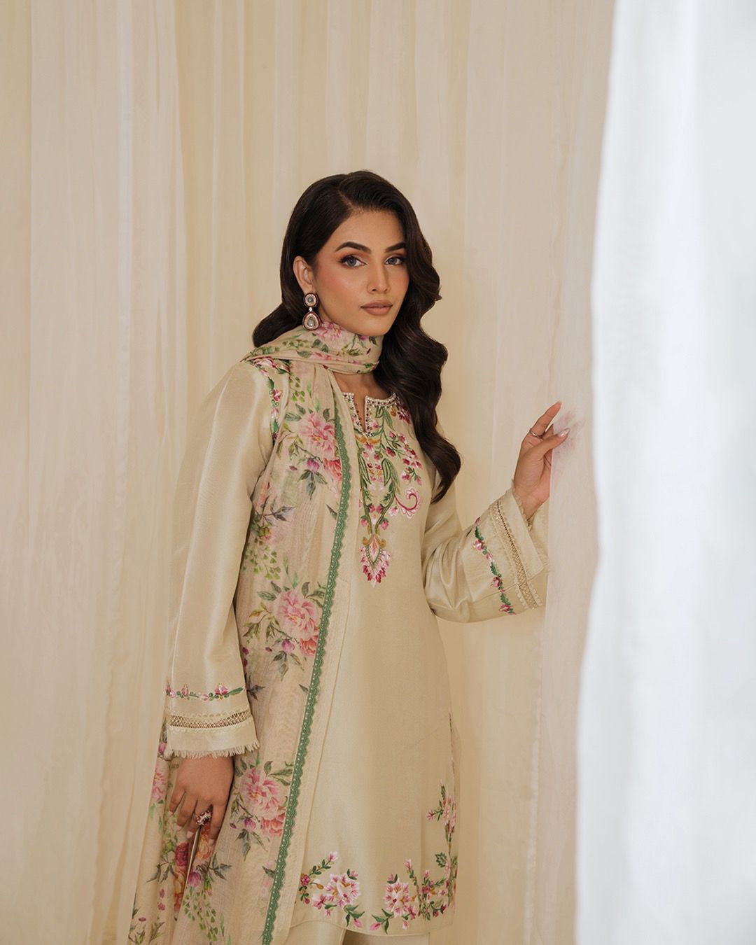 Lekha Ladlo 015 Pur Natural Crepe With Embroidery With Fancy Belly Sleeves Readymade