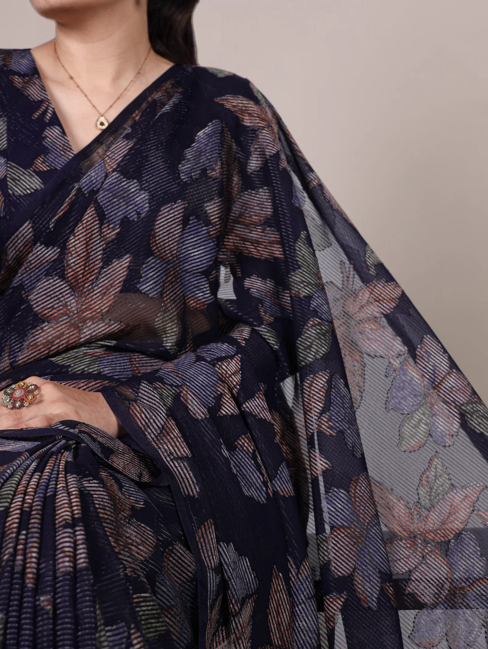 Taraa L 7052 Lurex Brasso Floral Viscose Saree Collection