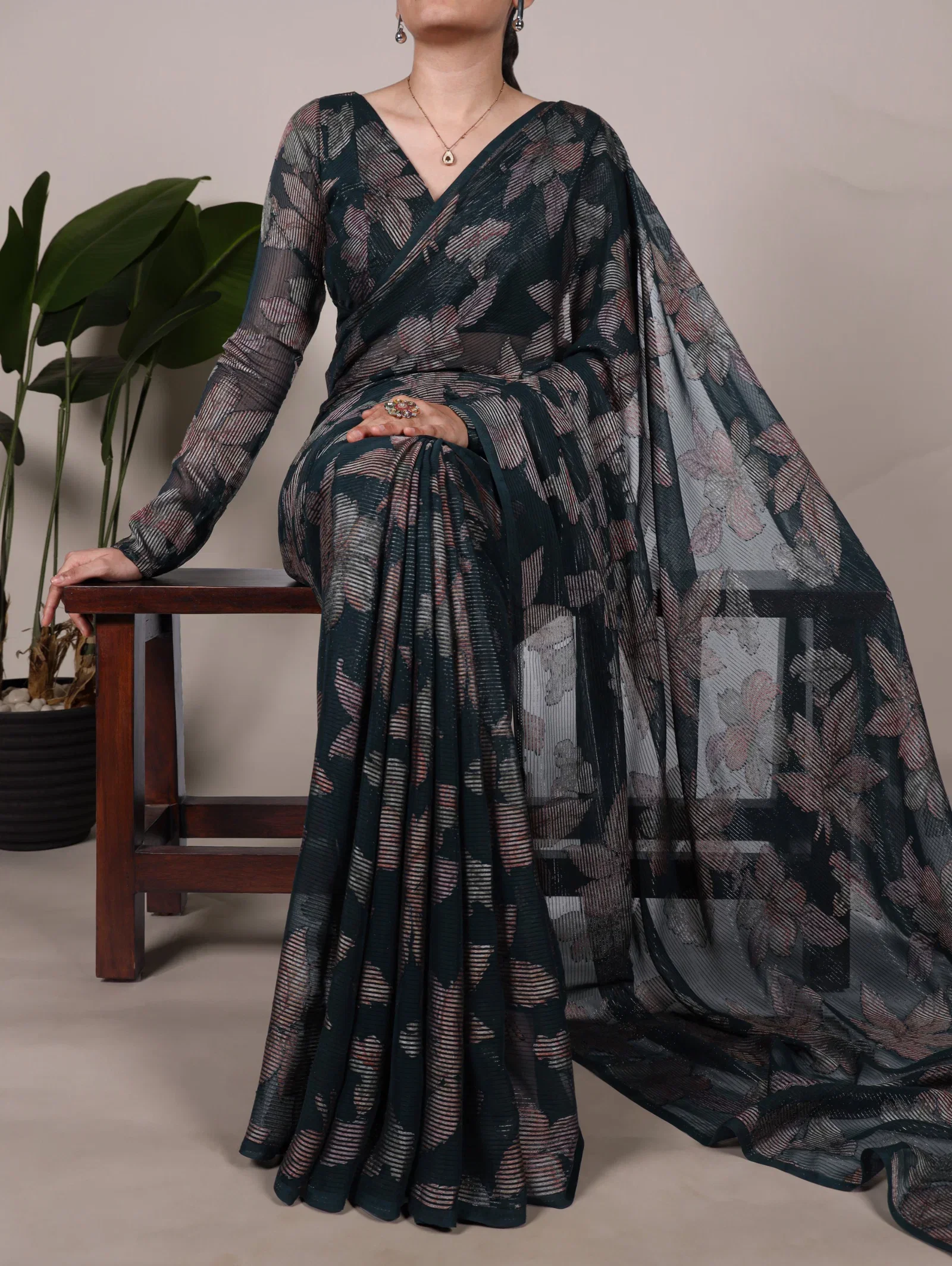 Taraa L 7052 Lurex Brasso Floral Viscose Saree Collection