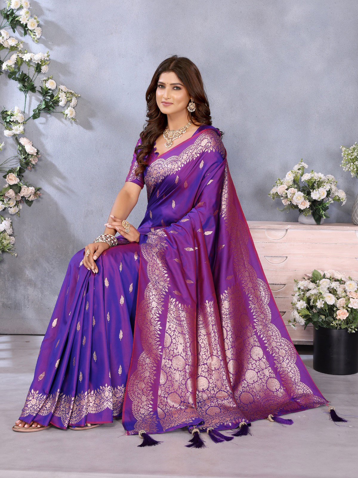 Lekha VC Riya Banarasi Silk Gala Weaving Work Saree