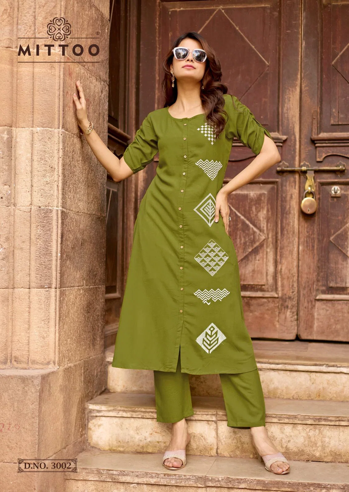 Mittoo Baawari Rayon Cotton Thread Worked Kurti With Bottom Collection