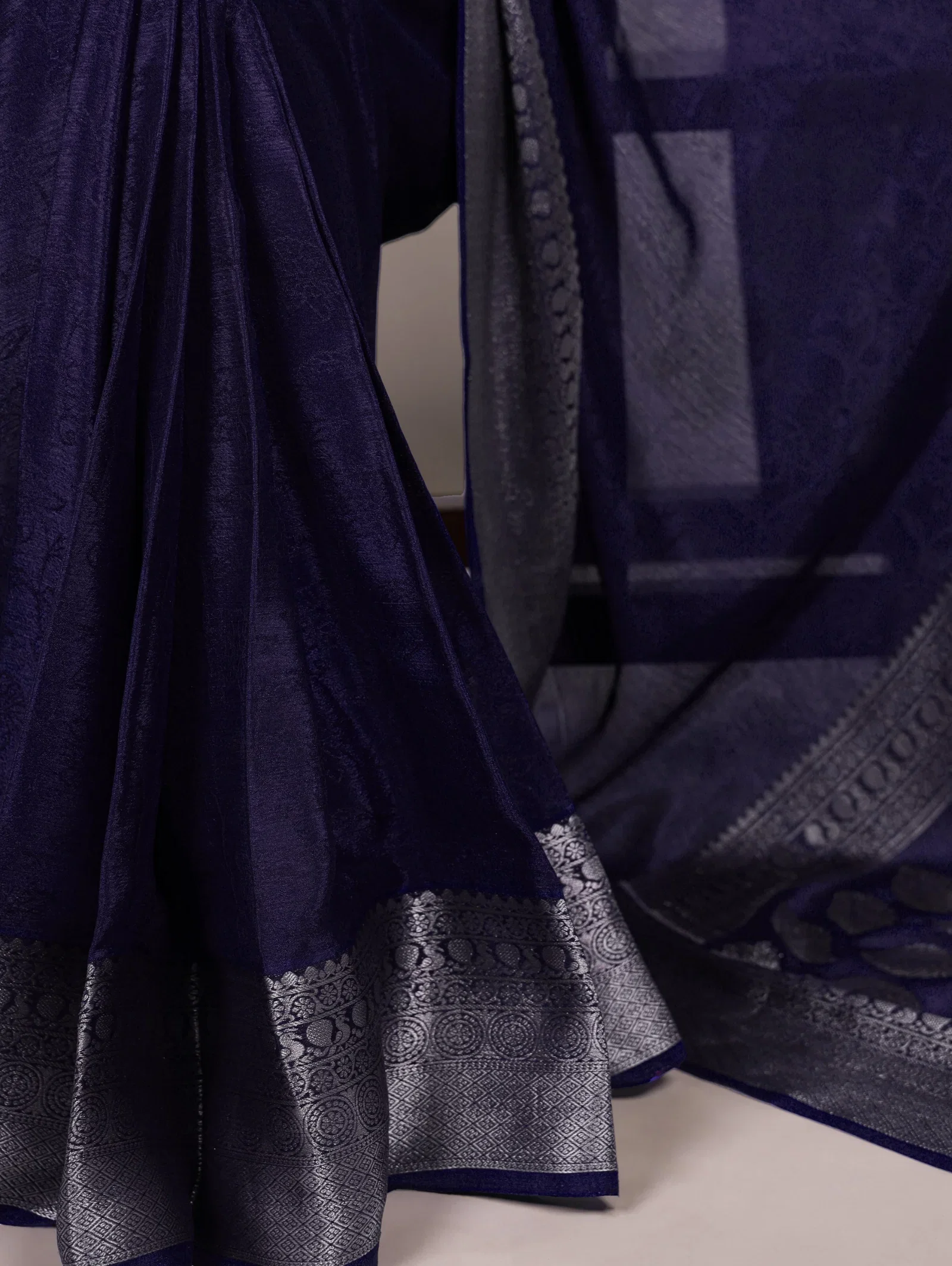 Taraa L 7916 Chinon Zari Weaving Traditional Wear Saree Collection