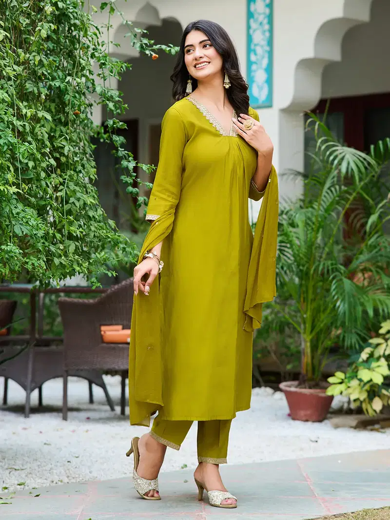 Dhruvi 441 Soft Silk Kurti With Pant Dupatta