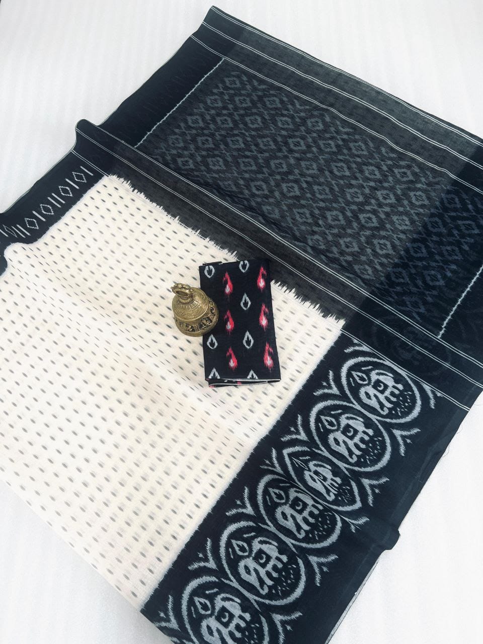 Scmg Ikkat Linen Woven Ikkat Printed Saree Collection