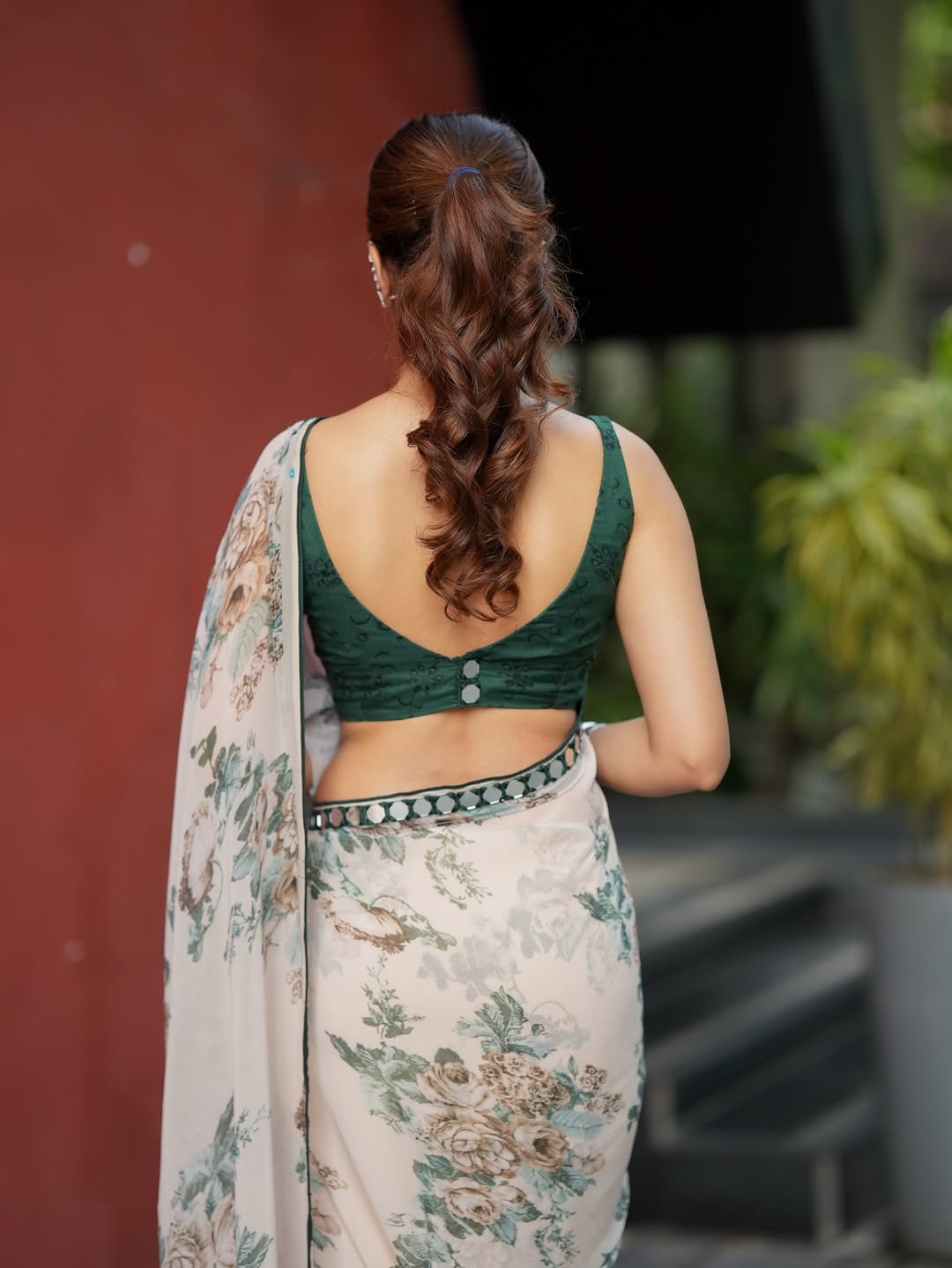 VLC Kamangari Georgette Printed Mirror Border Work Saree