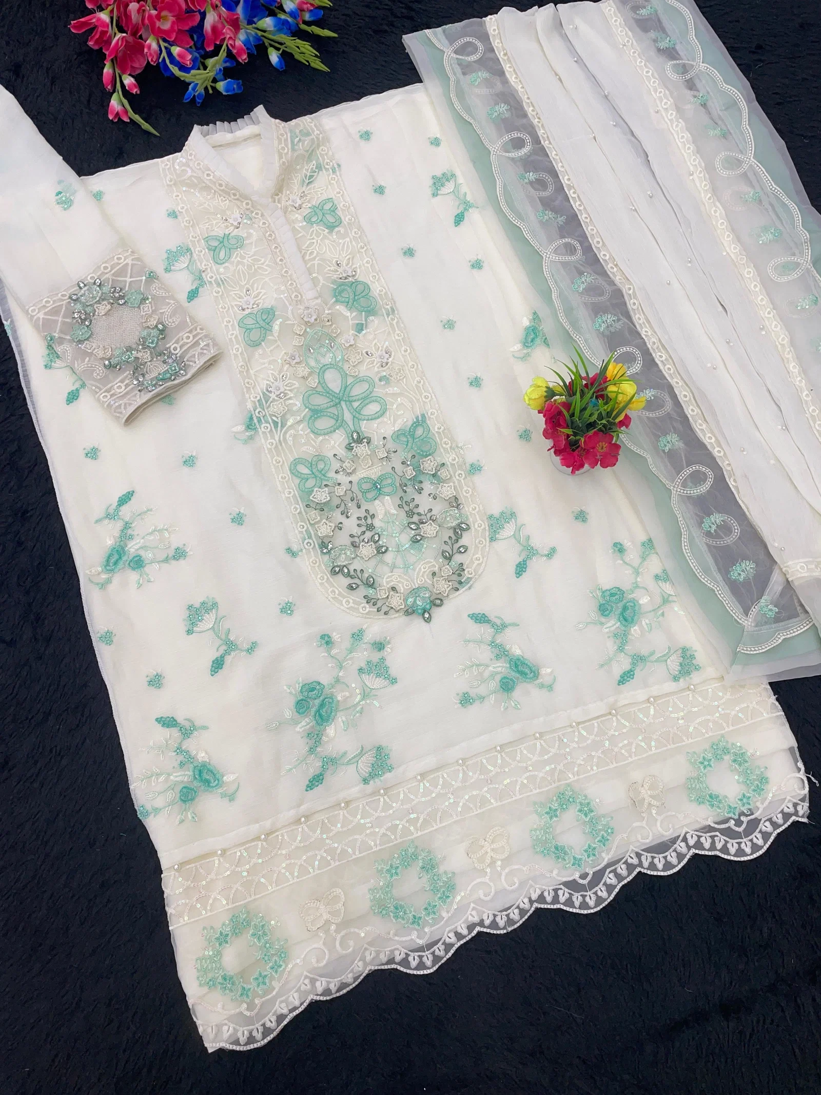 Mah E Rooh 4229 A To D Chiffon Embroidered Salwar Kameez Collection