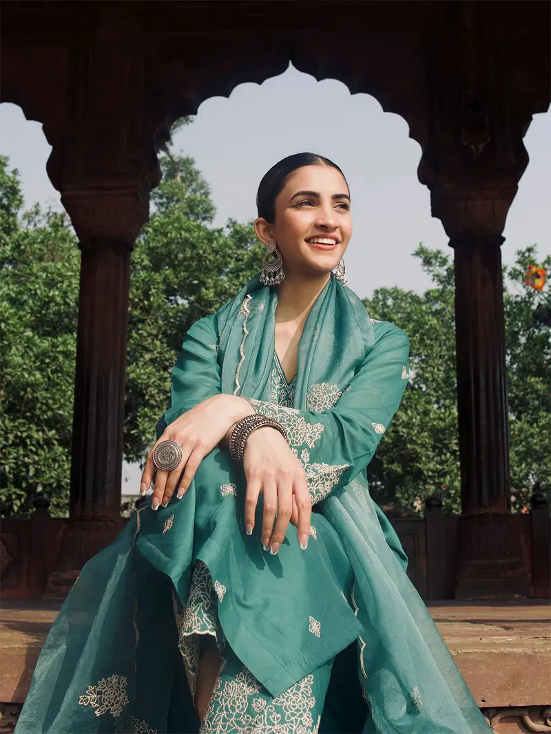 Dhruvi 462 Viscose Embroidered Kurti With Bottom Dupatta