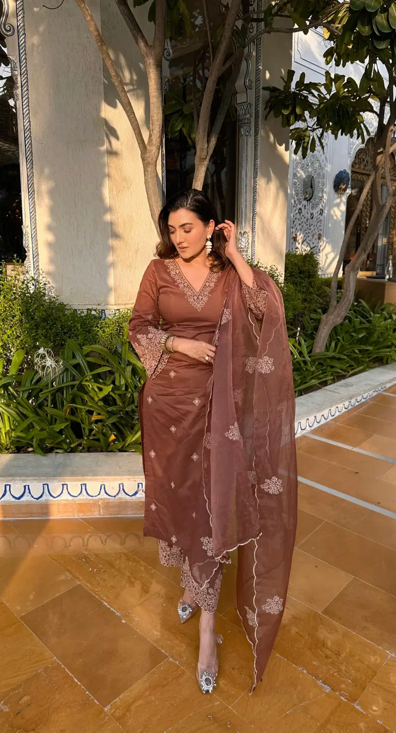Dhruvi 464 Viscose Thread Worked Kurti With Bottom Dupatta