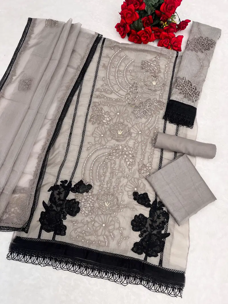 Mah E Rooh 4232 Organza Embroidered Salwar Kameez